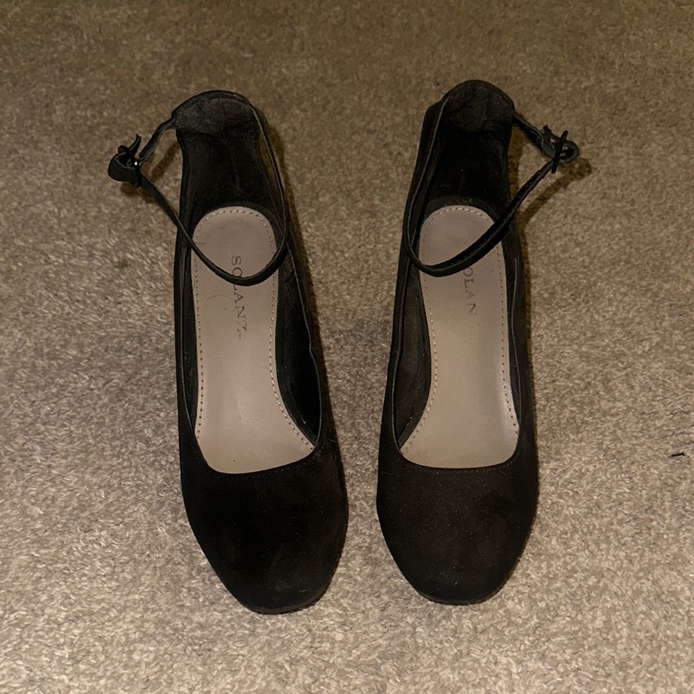 Chic Black Heels with Ankle Straps